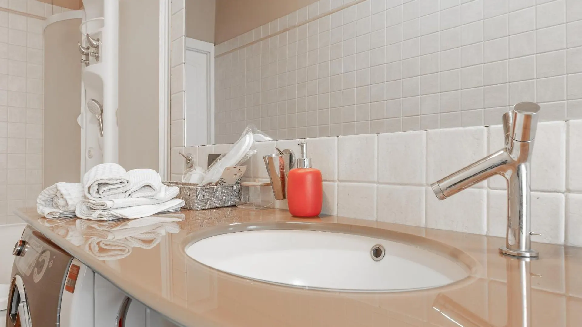 Locami Apartment Affori Milaan Italië